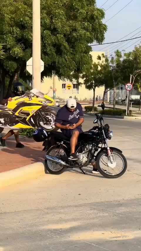 搞笑