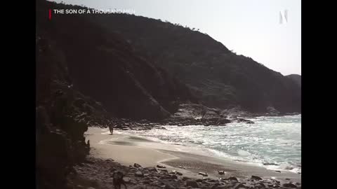 《千人之子》资源下载高清
免费下载
http://duanjufenxiang.ongugu.com/
《千人之子》是一部‌2025 年上映的巴西剧情电影‌，由丹尼尔·雷森德执导，‌讲述了独居渔夫收养孤儿构建非传统家庭的故事。

电影基本信息
‌片名与别名‌：中文译名《千人之子》，葡萄牙语原名O Filho de Mil Homens，英文译名The Son of a Thousand Men。
‌主创团队‌：
导演：丹尼尔·雷森德（Daniel Rezende），曾执导《蒙娜丽莎与血月亮》等作品。
主演：罗德里戈·桑托罗（饰渔夫克里斯托斯托莫）、米格尔·马丁斯（饰孤儿卡米洛